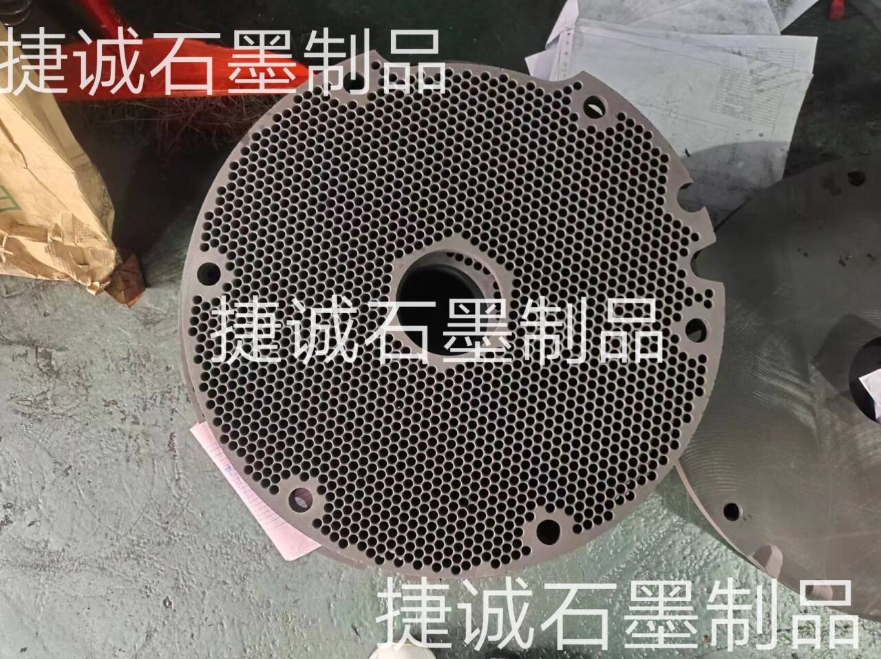 硬質(zhì)合金石墨盤，石墨盤，刀具燒結(jié)石墨盤，石墨盤加工，銅管燒結(jié)石墨盤，燒結(jié)石墨盤，石墨盤加工廠，石墨盤生產(chǎn)廠家，石墨盤廠家